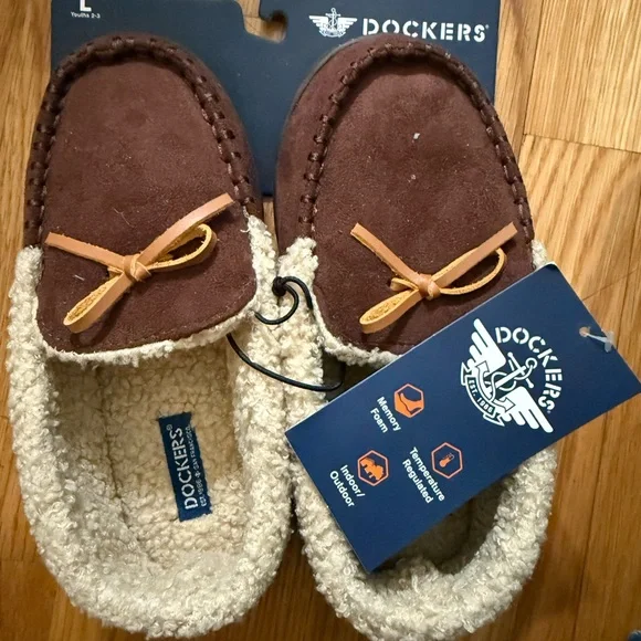 Dockers Brown and Cream Suede Slippers with Plush Lining - Picture 4 of 5